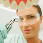 20 Yaş Dişleri Neden Çekilir?